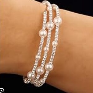 Elegant Silver Pearl Bracelet